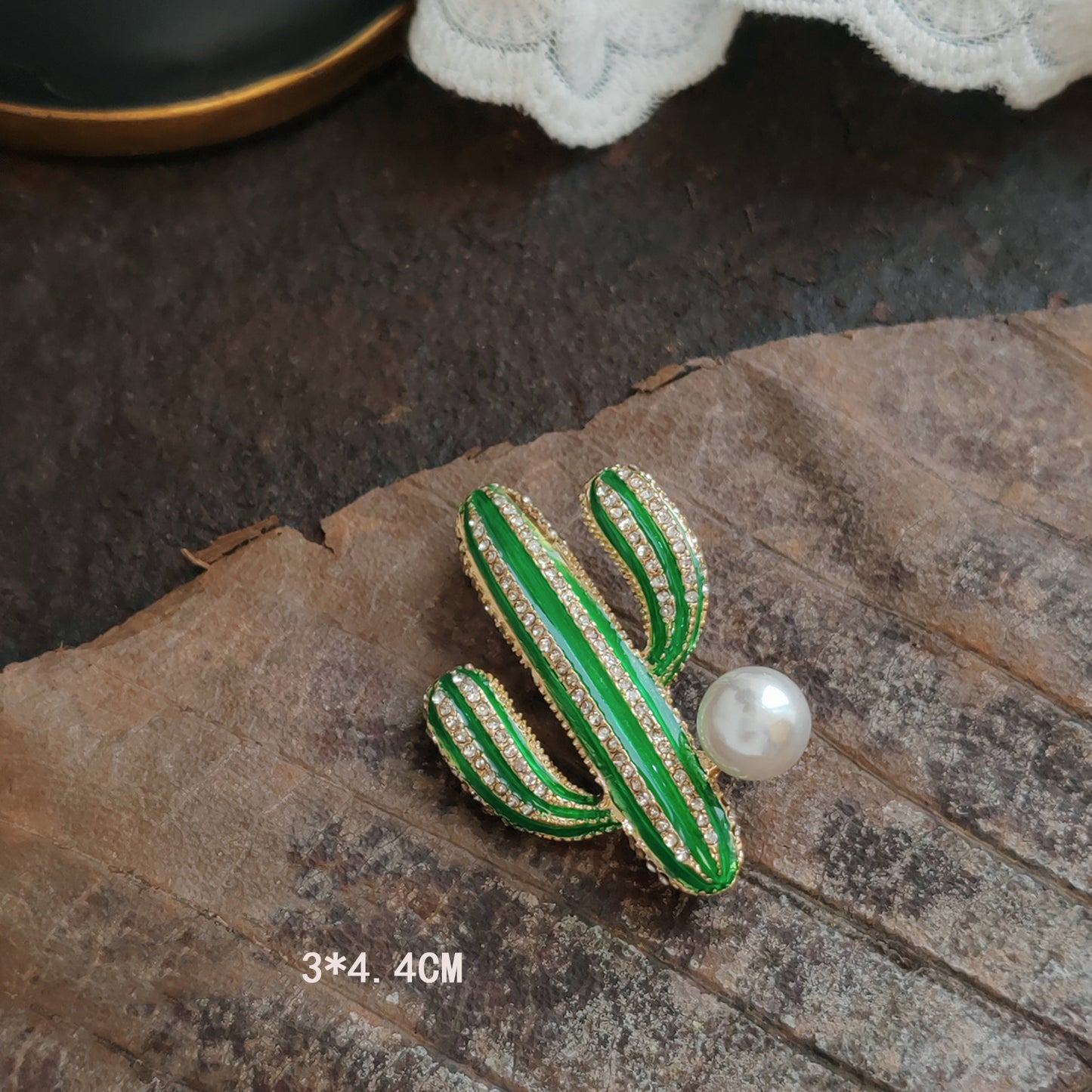 ✨ Vintage Royal Floral Brooch – Timeless Elegance for Every Occasion 🌿👑