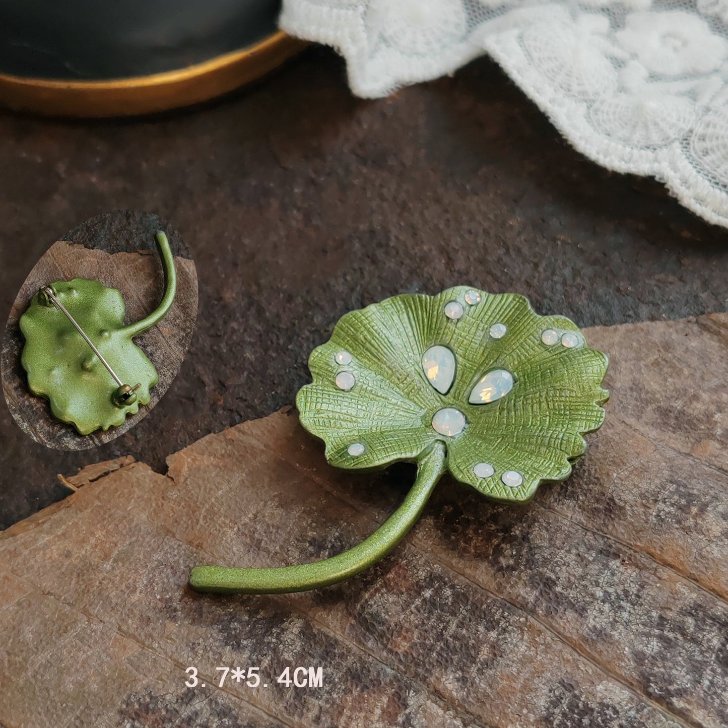 ✨ Vintage Royal Floral Brooch – Timeless Elegance for Every Occasion 🌿👑
