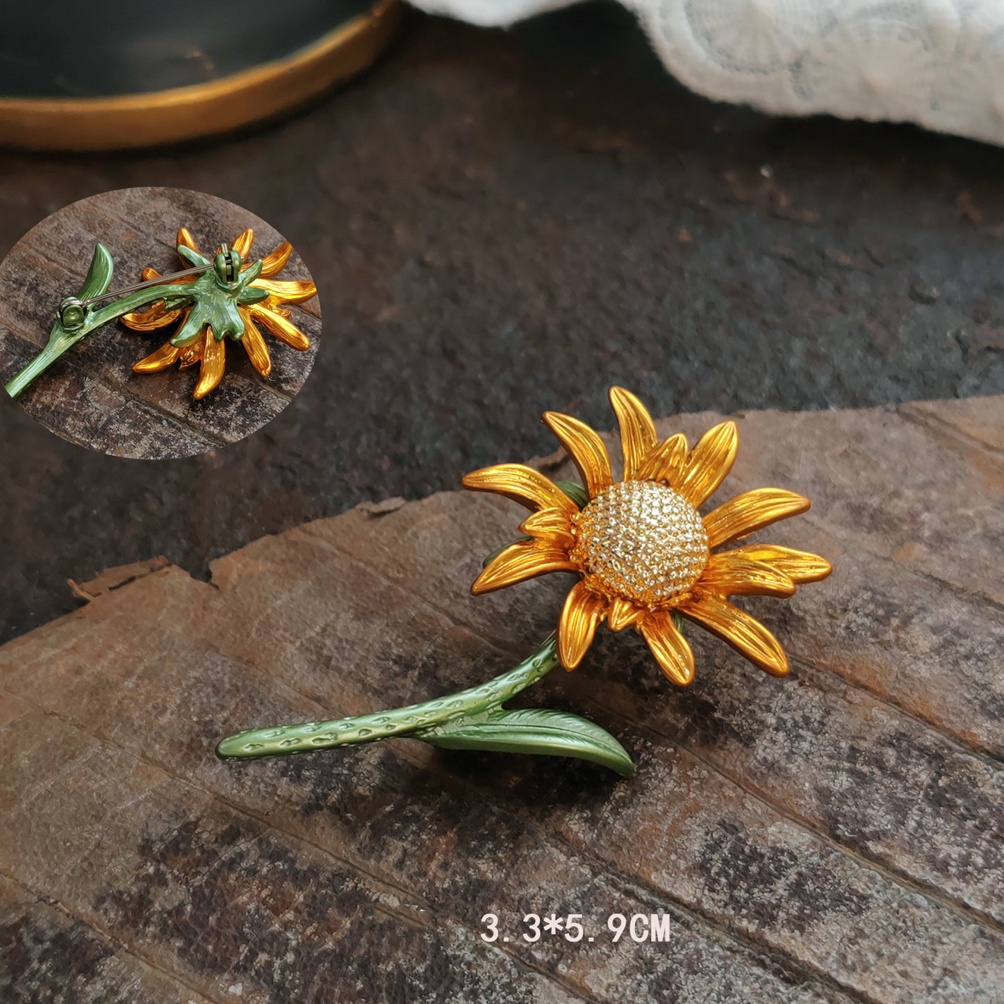 ✨ Vintage Royal Floral Brooch – Timeless Elegance for Every Occasion 🌿👑